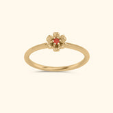Gold plated bloemen ring met klein oranje carneool steentje – Elegant Tiny Carnelian Flower Ring. Delicate en stijlvolle damesring met bloemdesign.
